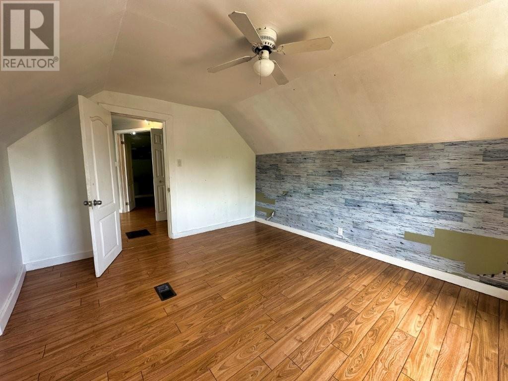 241 Syndicate Ave N - 36