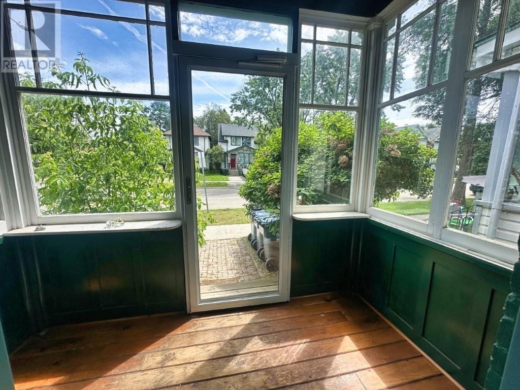 241 Syndicate Ave N - 4