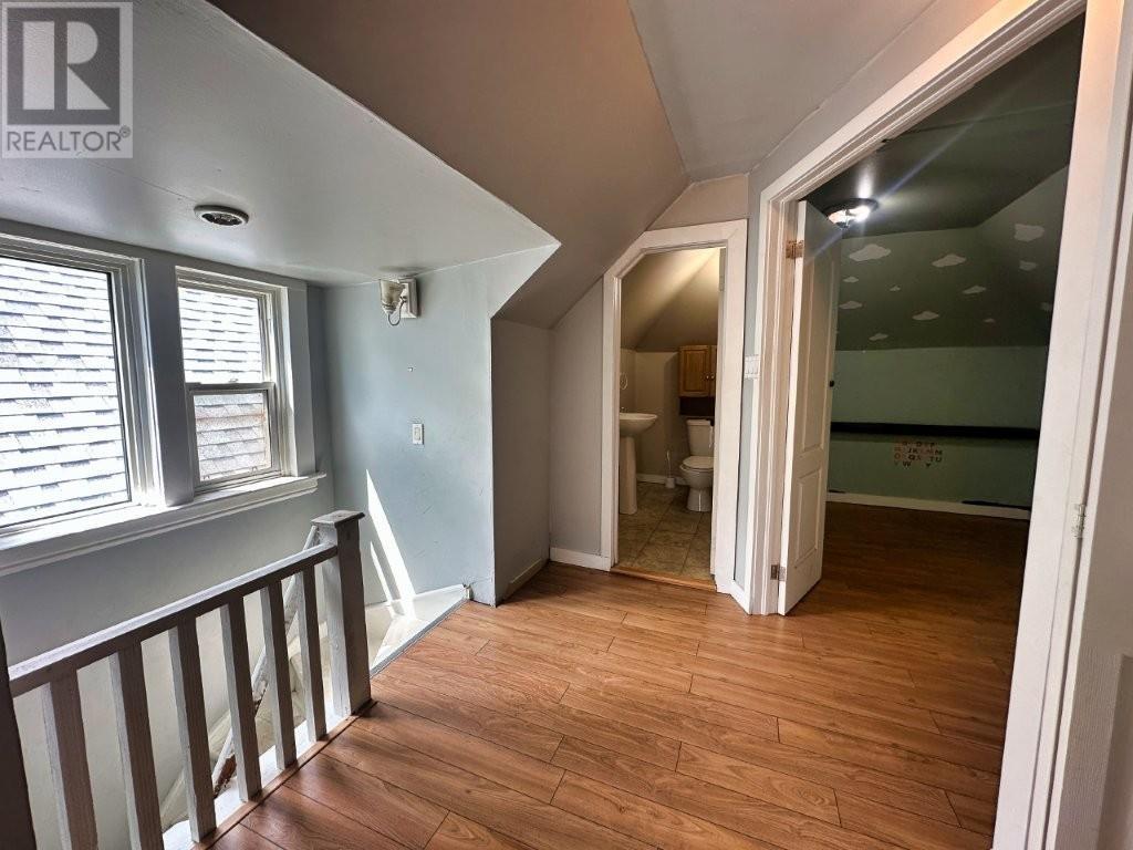 241 Syndicate Ave N - 33