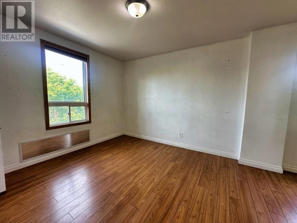 241 Syndicate Ave N - 28