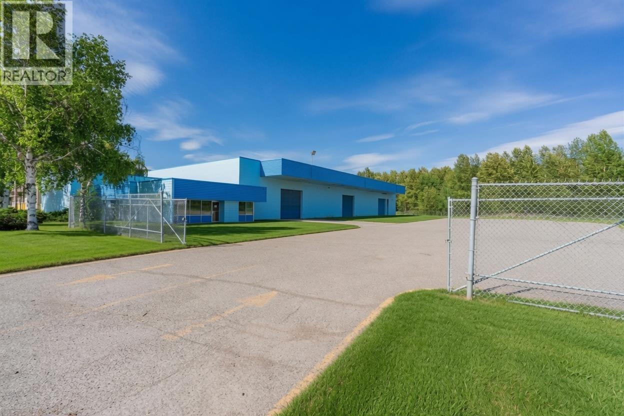 Primary bedroom of 9714 MILWAUKEE WAY · Prince George, BC