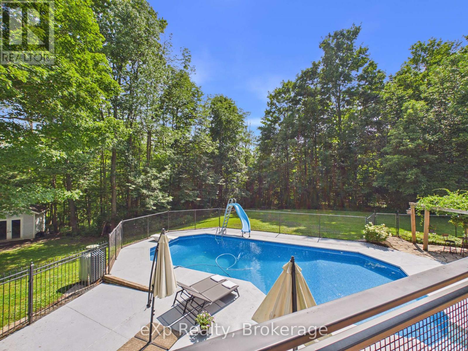 20 HIGHLAND CRESCENT - Image 37