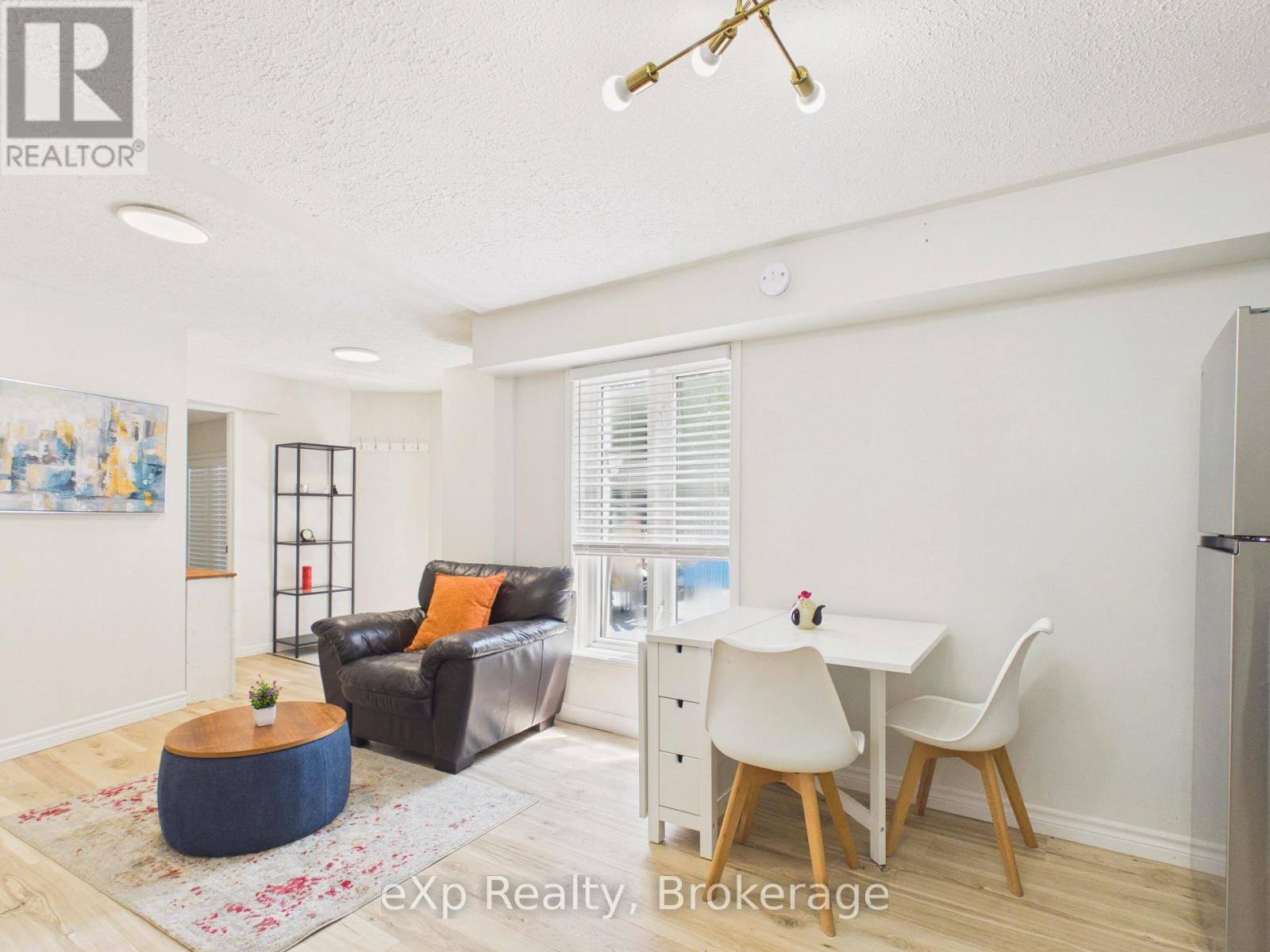 20 HIGHLAND CRESCENT - Image 32