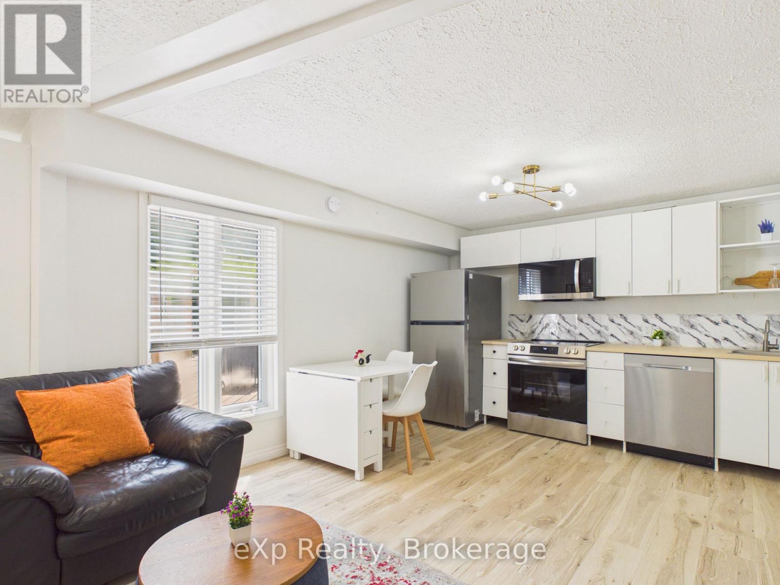 20 HIGHLAND CRESCENT - Image 31