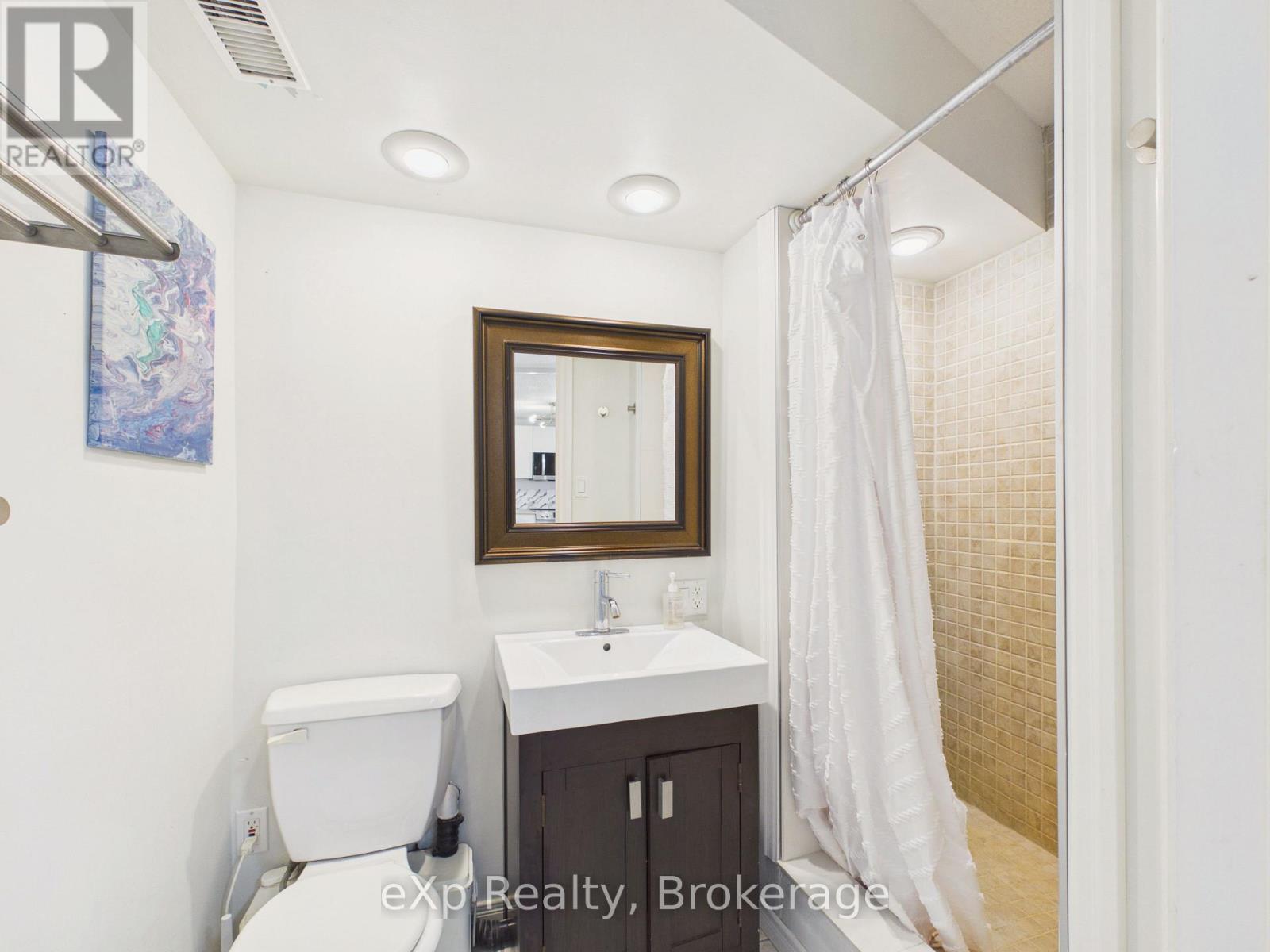 20 HIGHLAND CRESCENT - Image 34