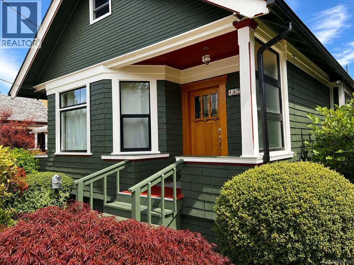 147 St. Lawrence St - 26
