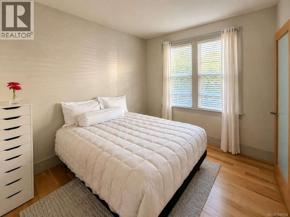 147 St. Lawrence St - 7