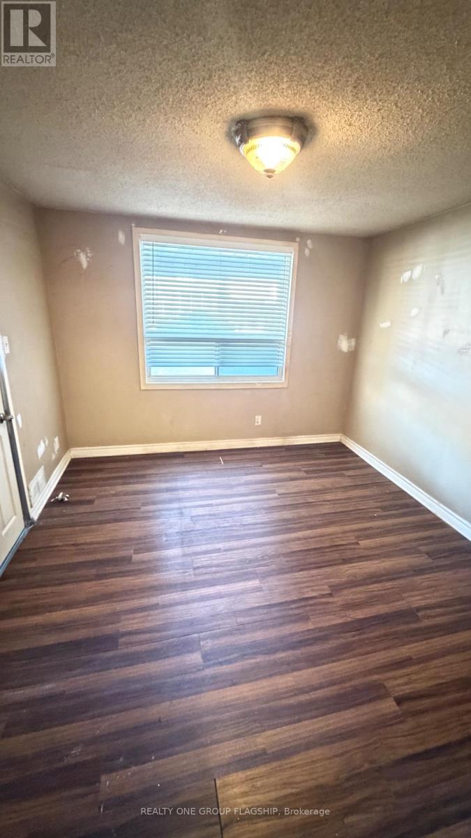 567 ROGERS ROAD - 12