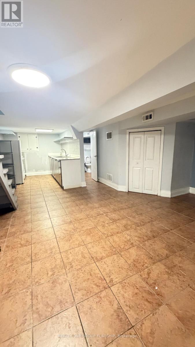 567 ROGERS ROAD - 15