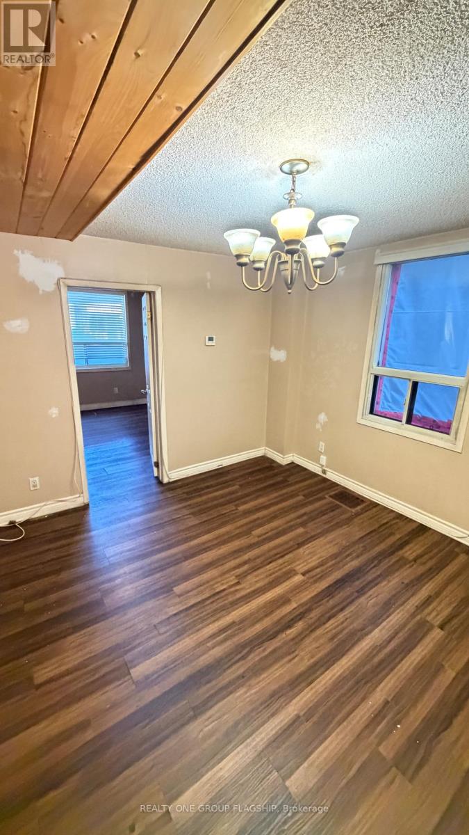 567 ROGERS ROAD - 13