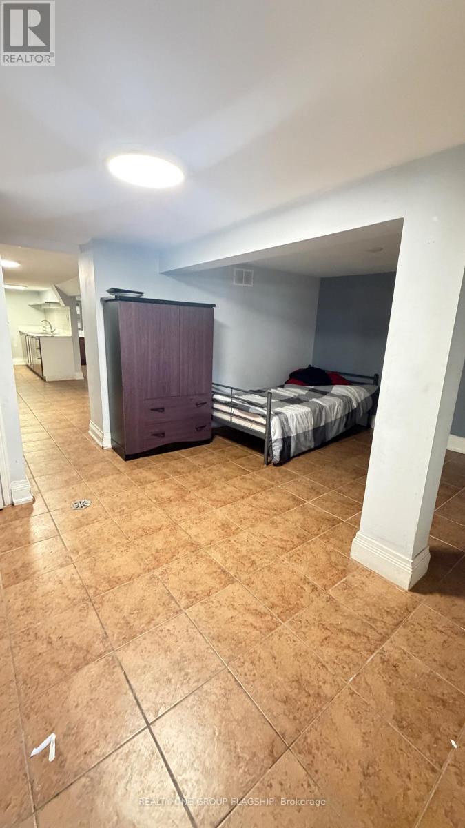 567 ROGERS ROAD - 16