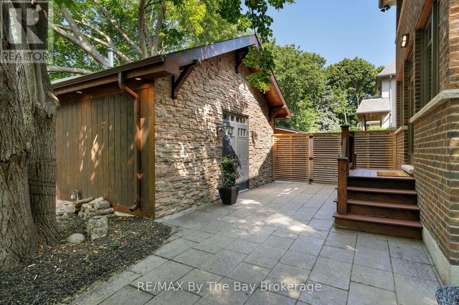 44 RAMBERT CRESCENT - 22