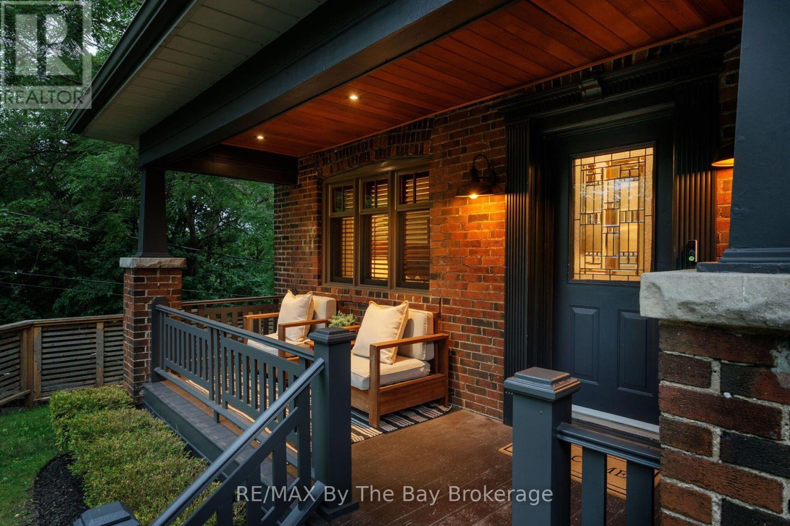 44 RAMBERT CRESCENT - 3