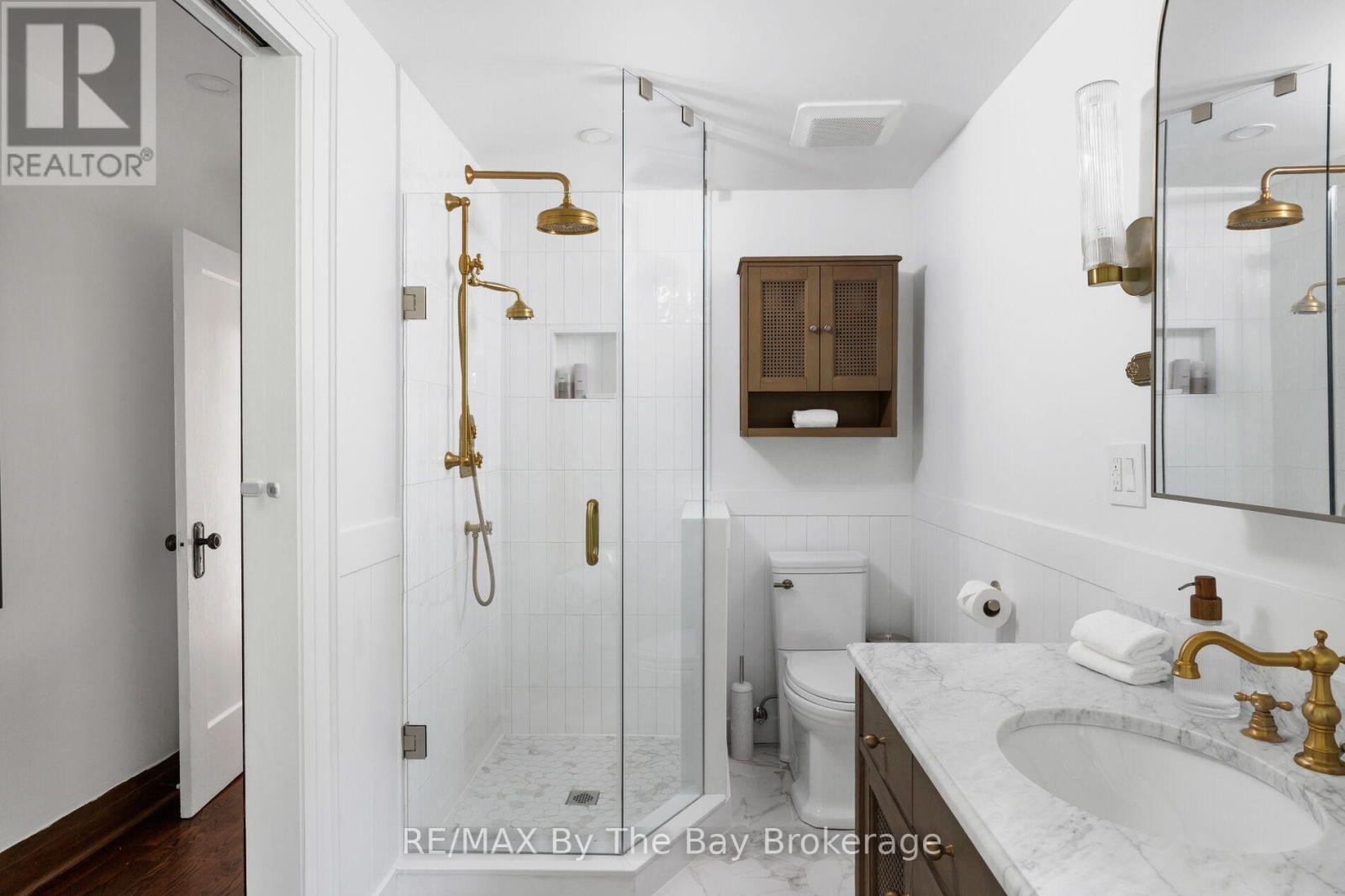 44 RAMBERT CRESCENT - 31