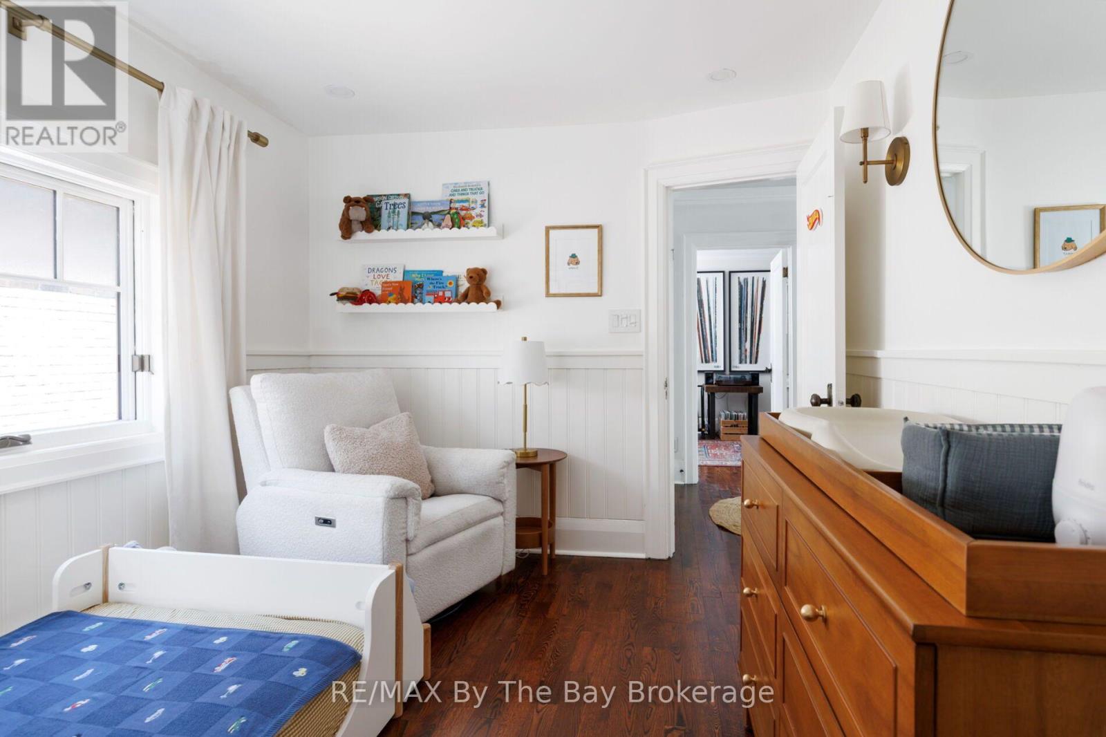 44 RAMBERT CRESCENT - 35
