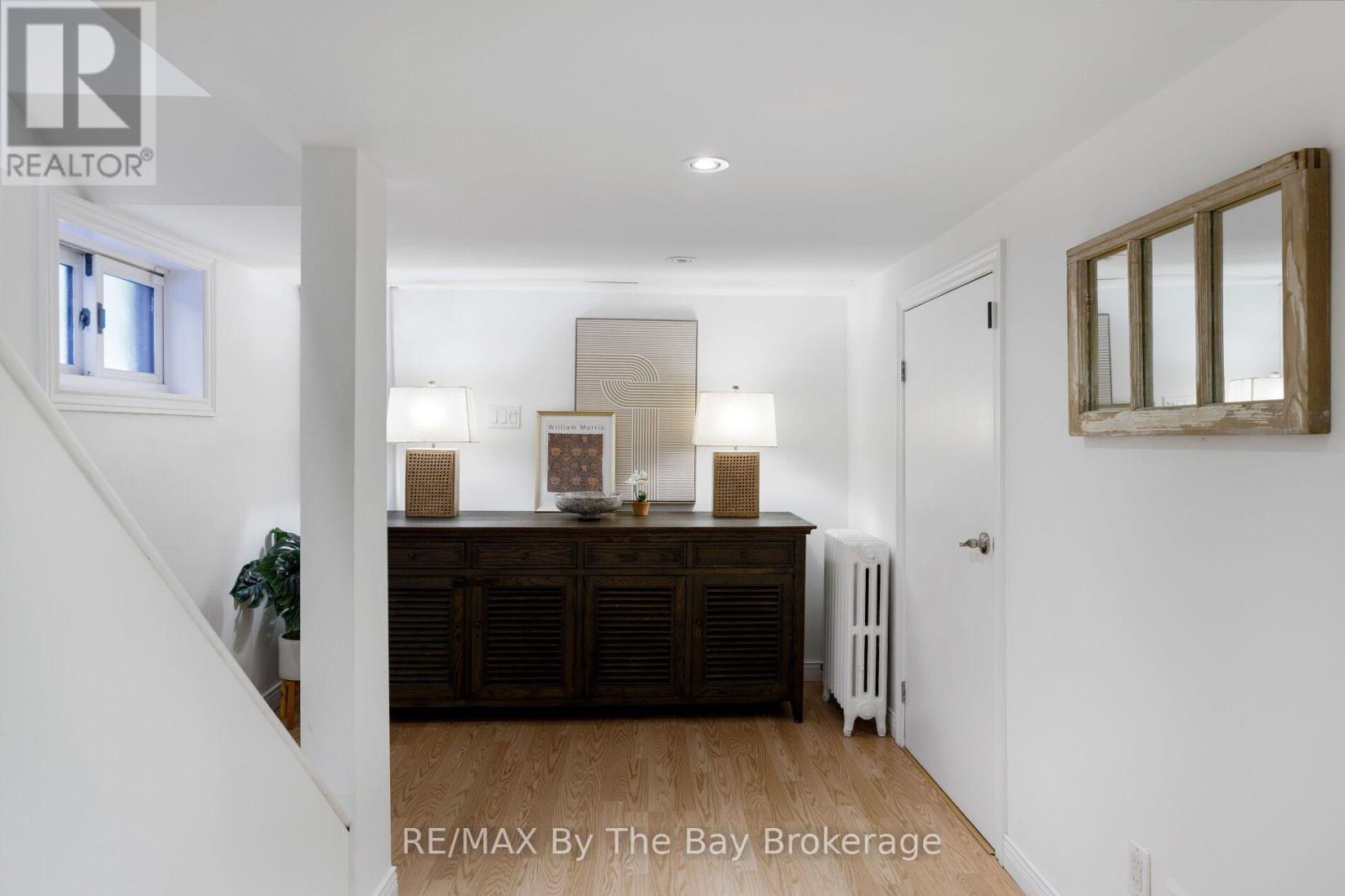 44 RAMBERT CRESCENT - 38