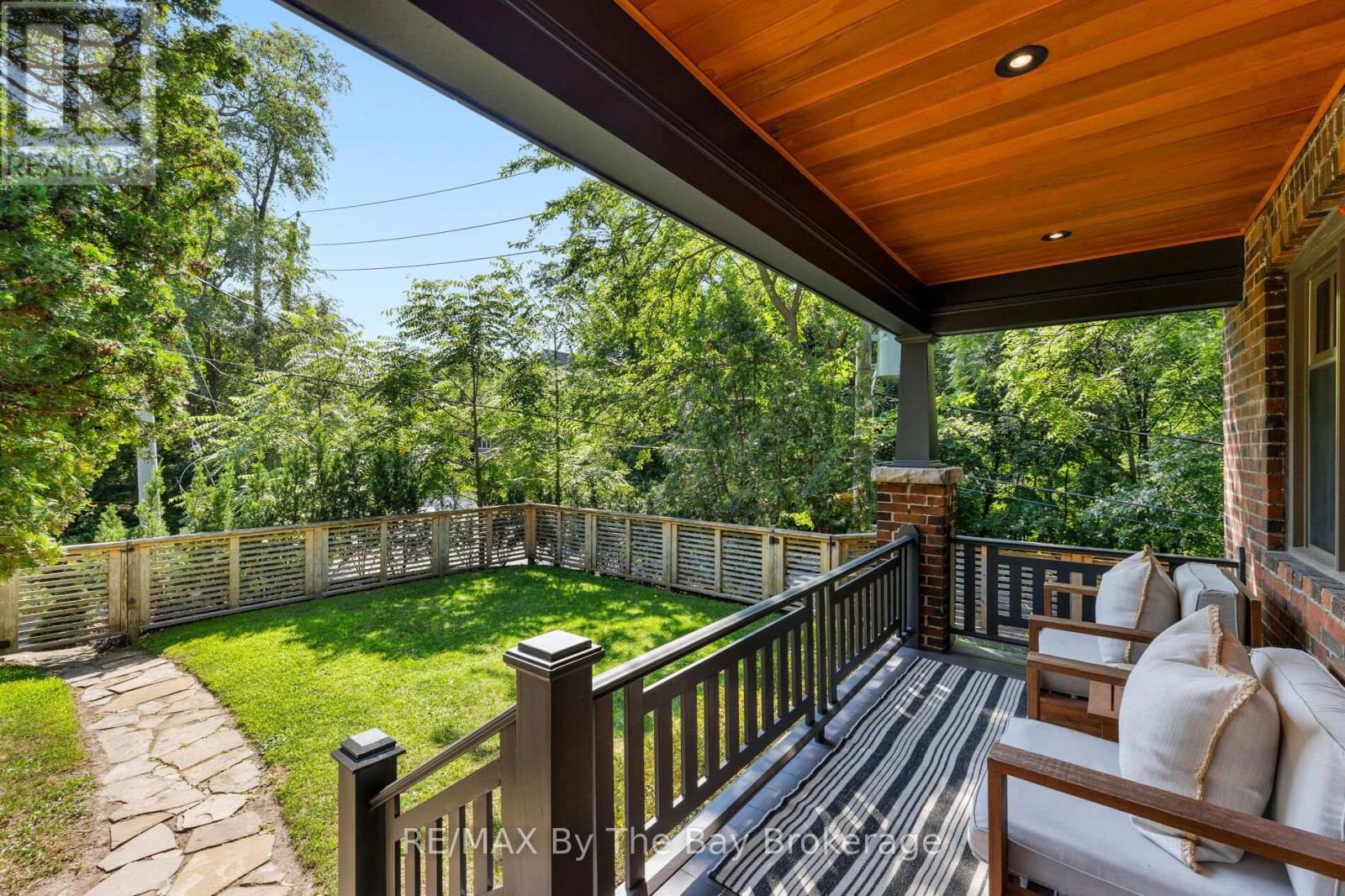 44 RAMBERT CRESCENT - 44