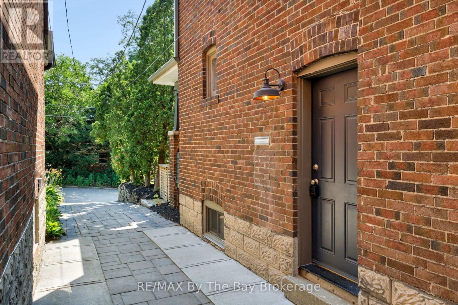 44 RAMBERT CRESCENT - 46