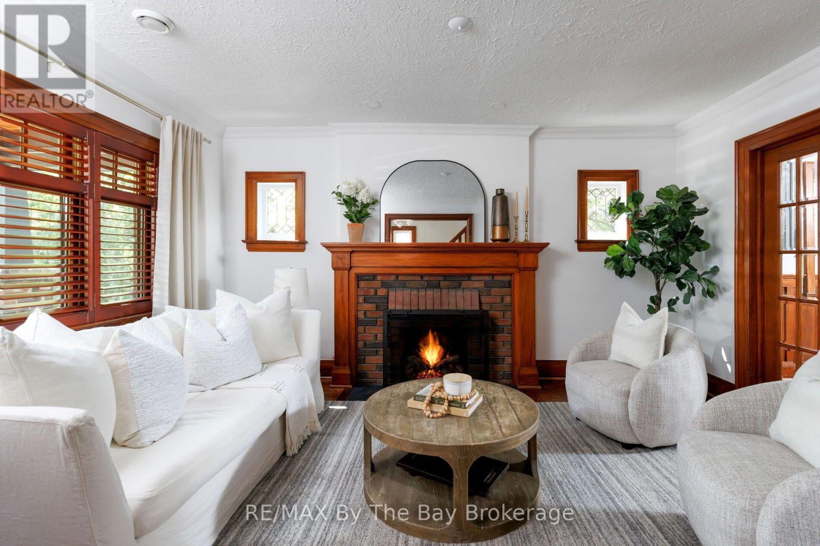 44 RAMBERT CRESCENT - 6
