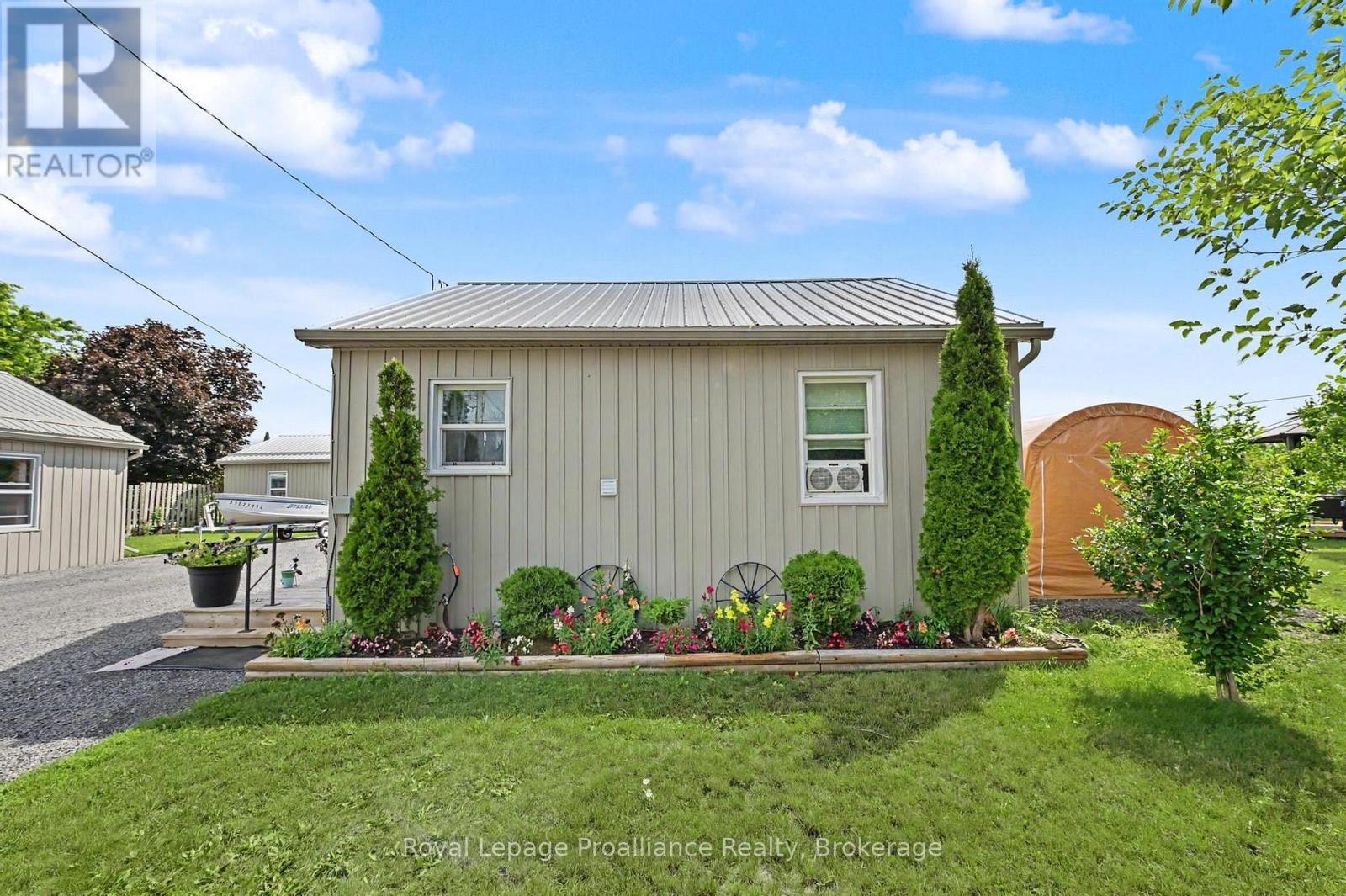 1, 1A, 3, & 3A RAMSAY AVENUE - 17