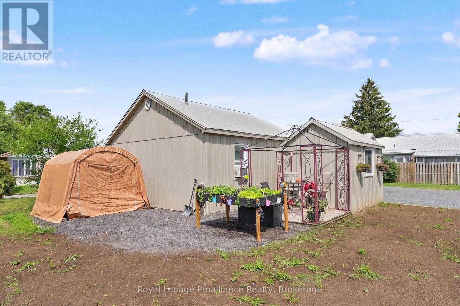 1, 1A, 3, & 3A RAMSAY AVENUE - 19