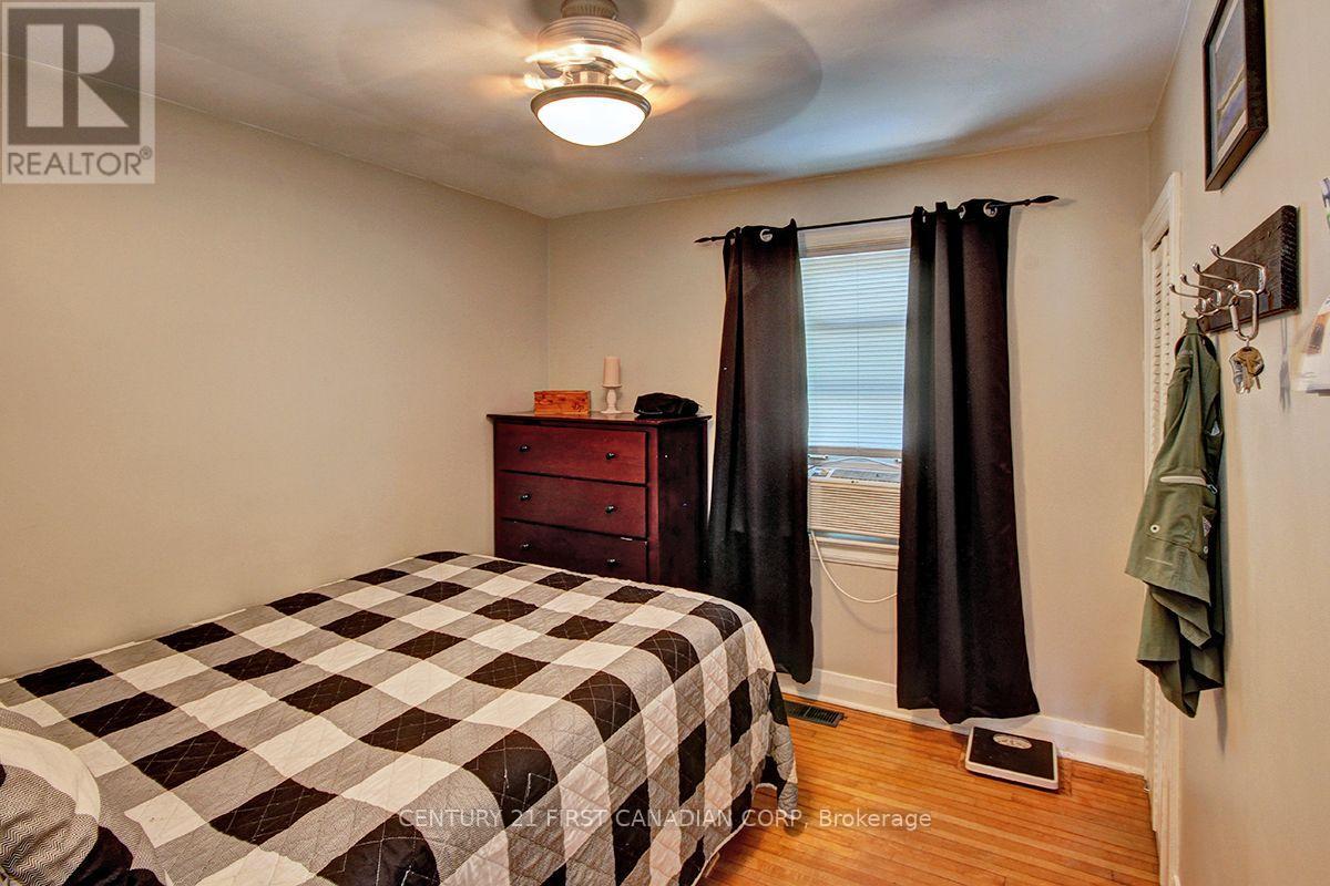 396 AVONDALE ROAD - 10
