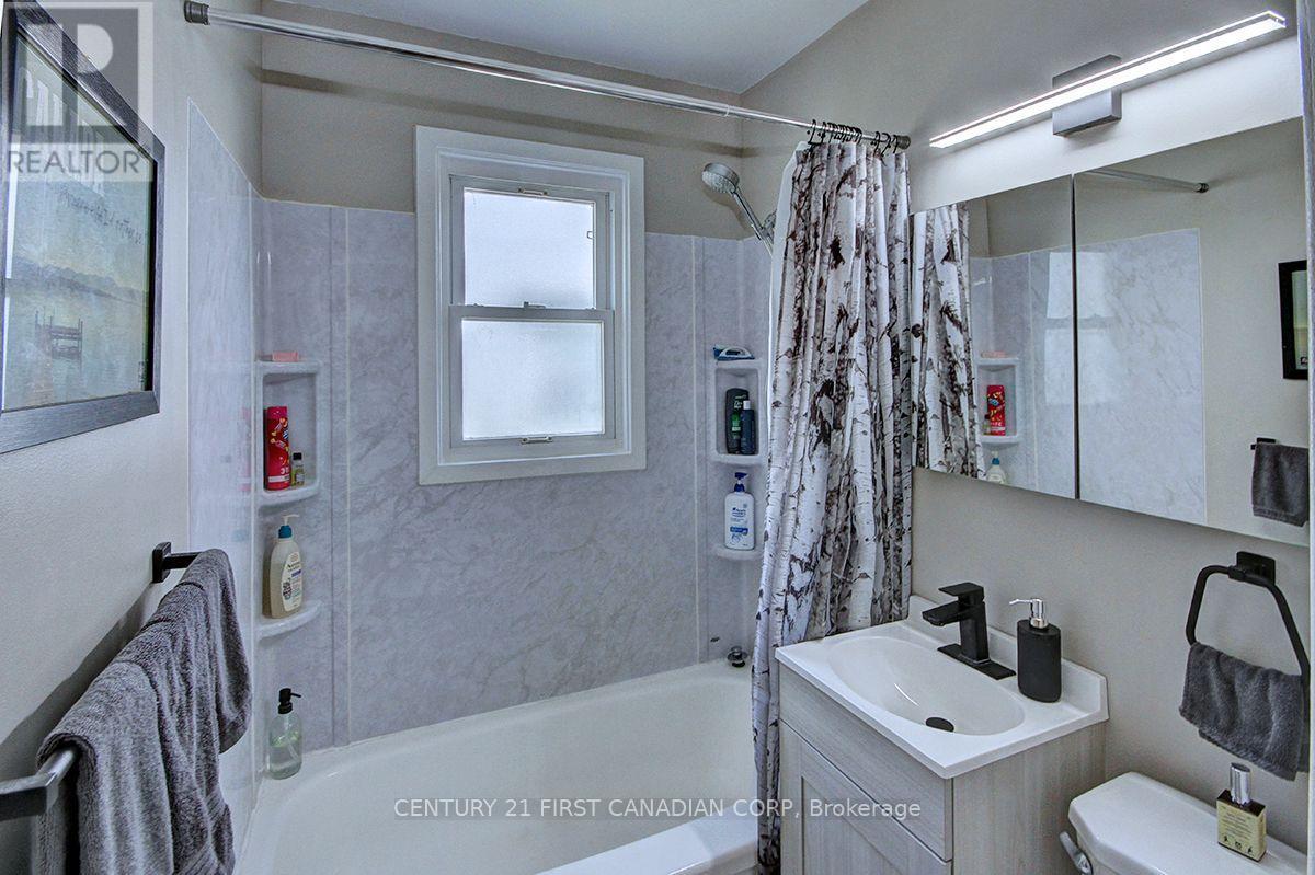 396 AVONDALE ROAD - 12