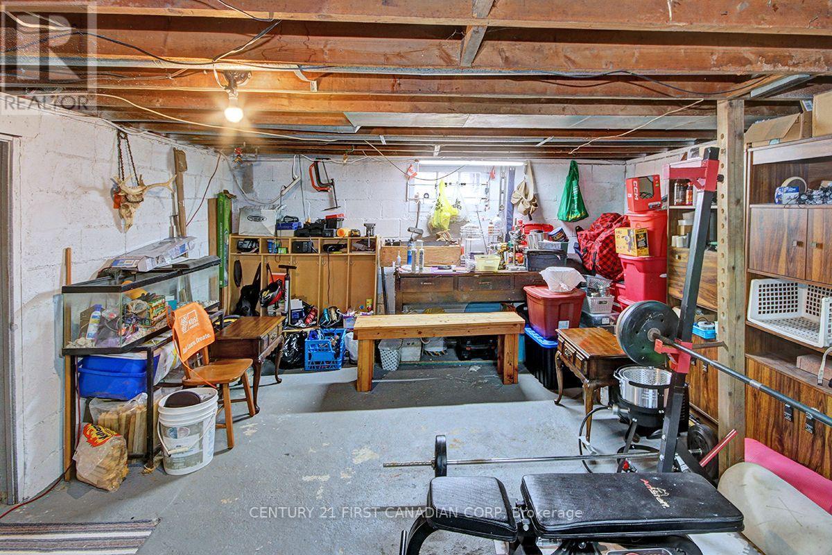 396 AVONDALE ROAD - 17