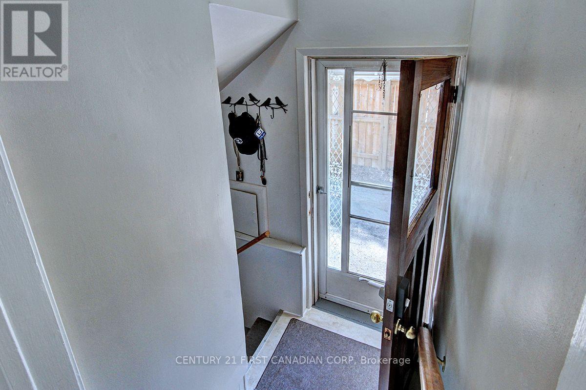 396 AVONDALE ROAD - 18