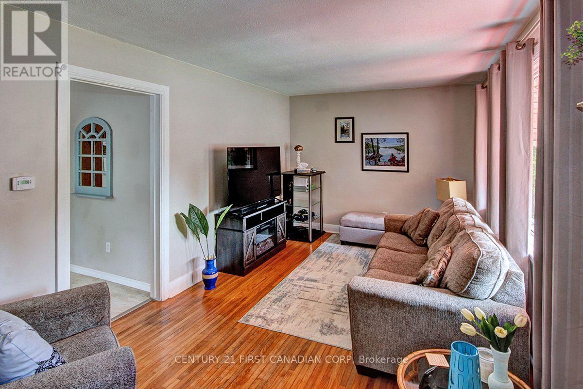 396 AVONDALE ROAD - 6