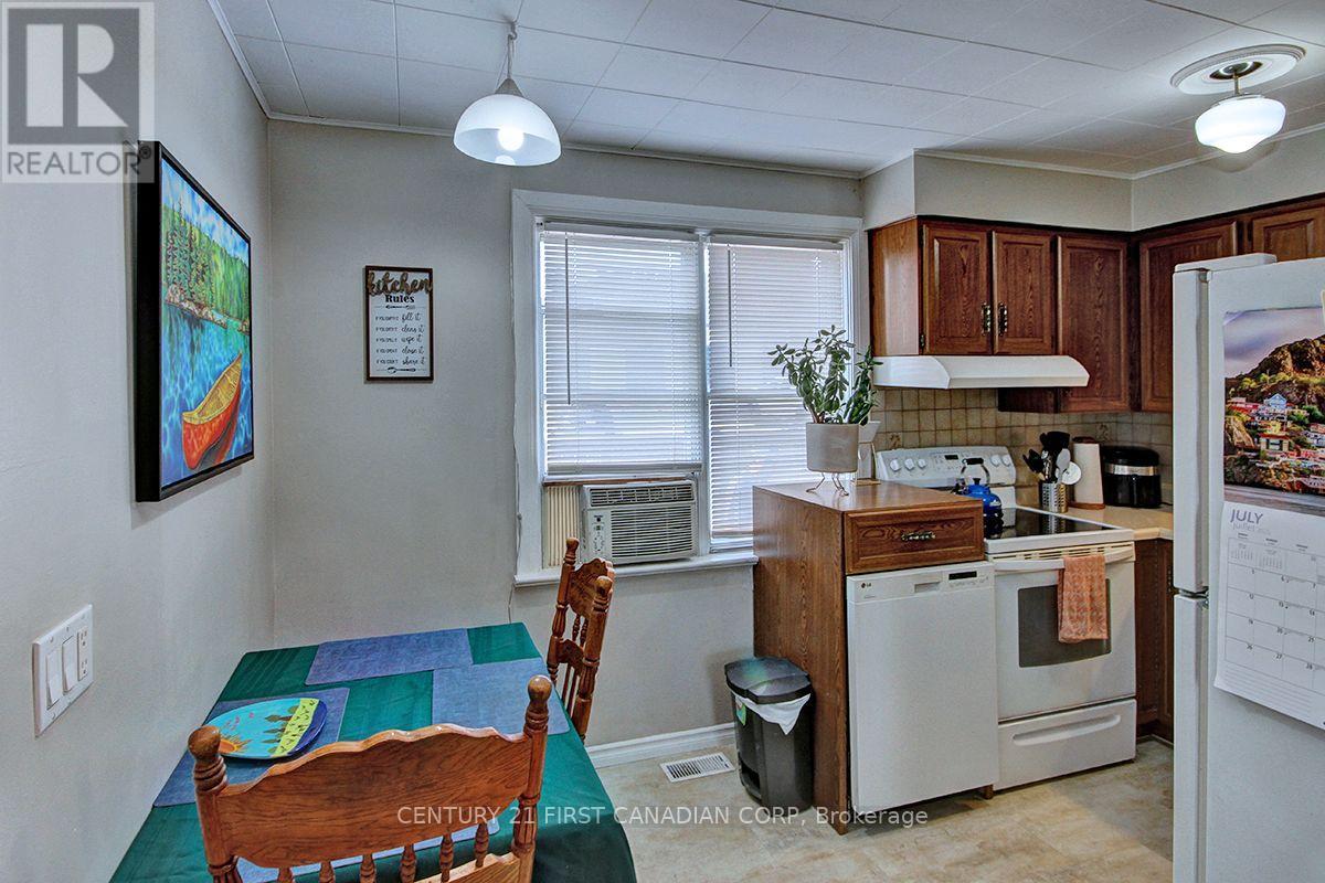 396 AVONDALE ROAD - 7