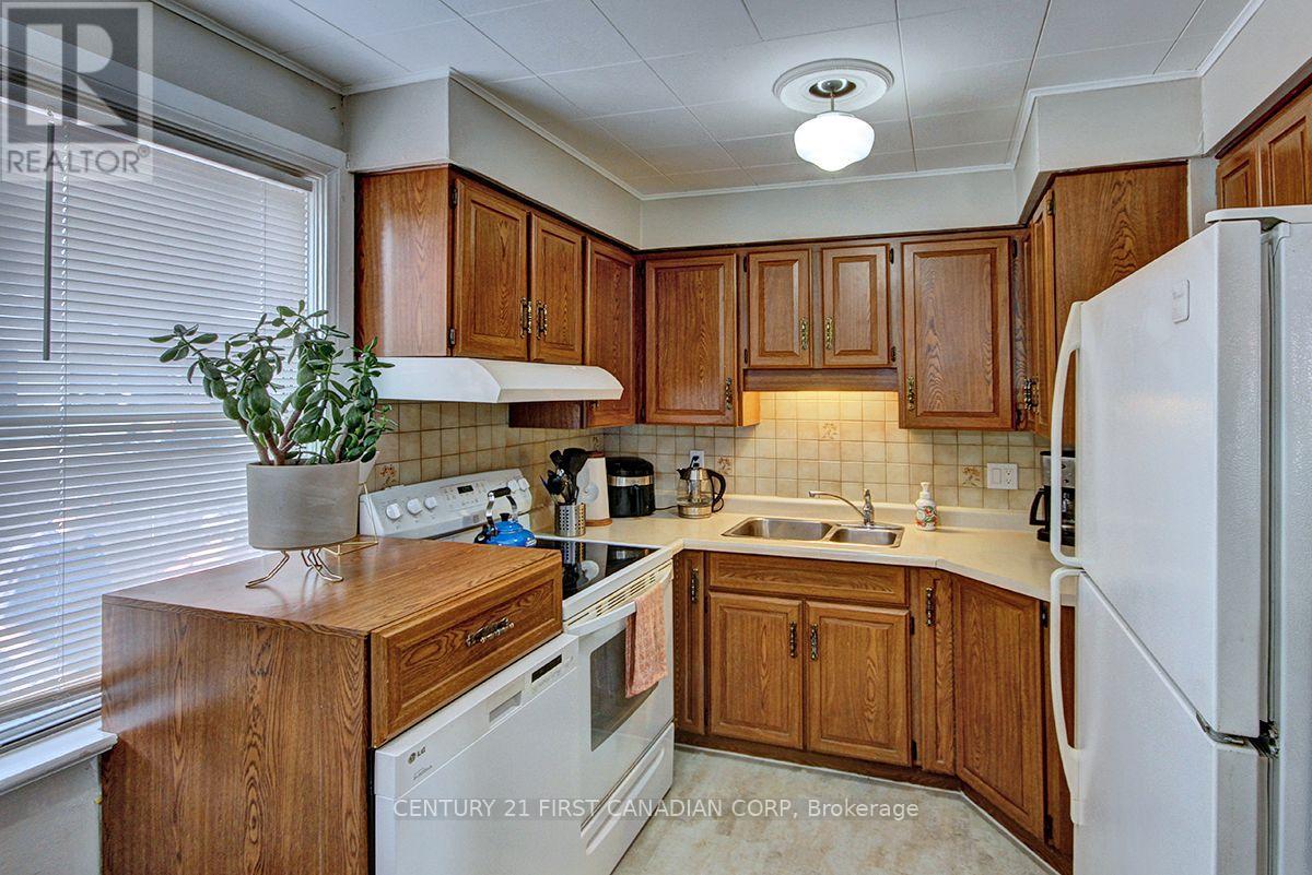 396 AVONDALE ROAD - 8