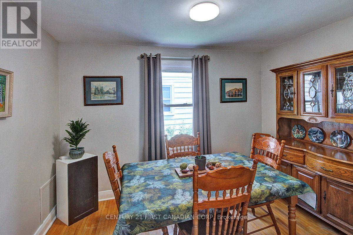 396 AVONDALE ROAD - 9