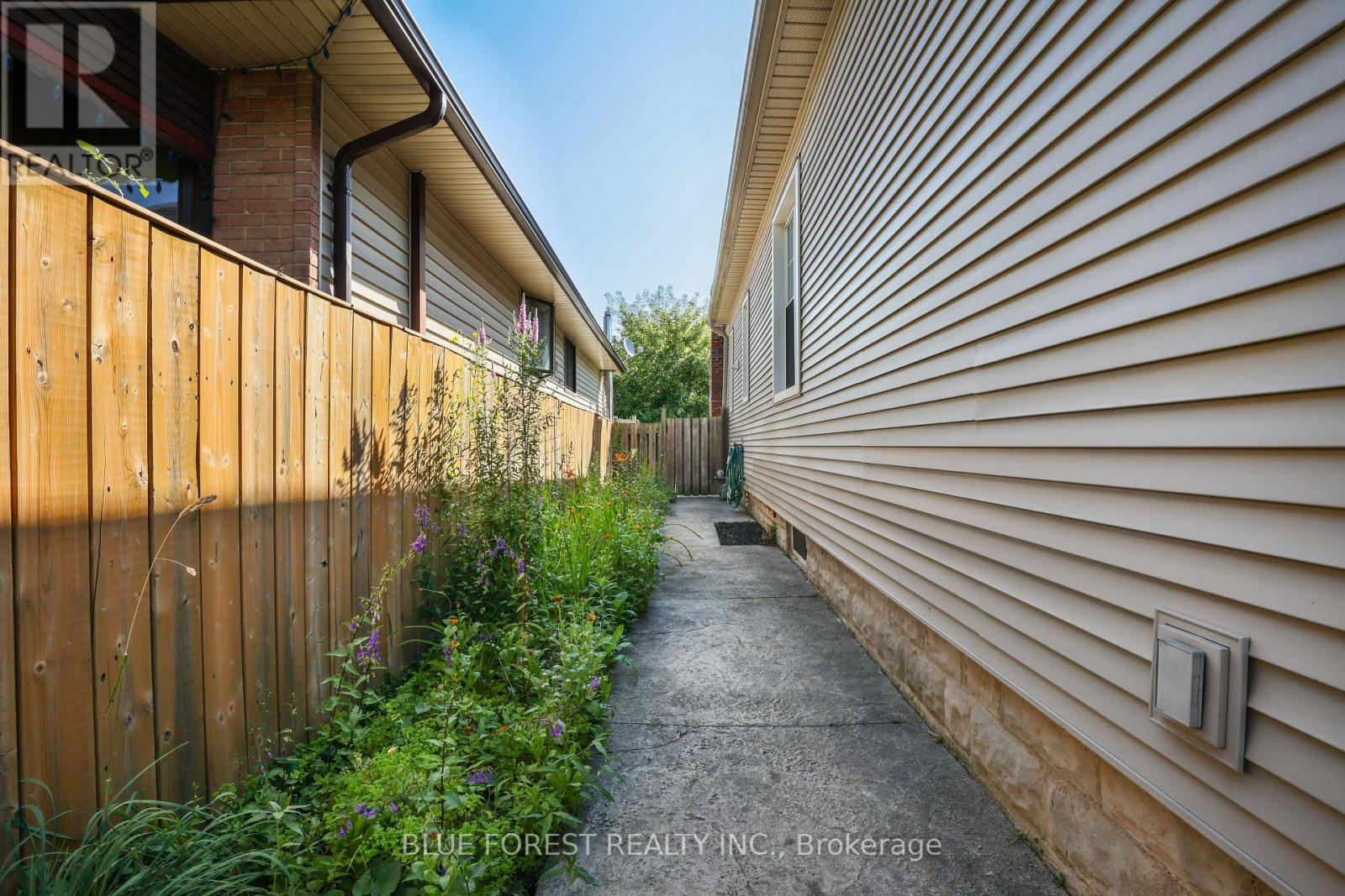 764 CURRY STREET - 24