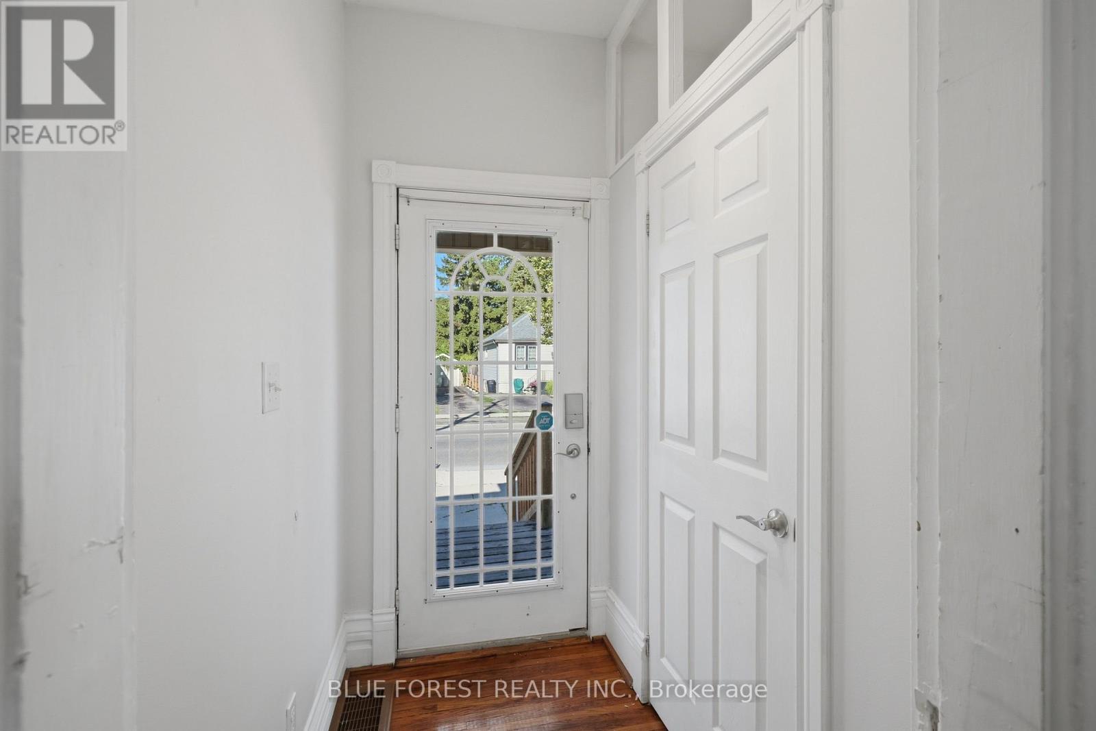 764 CURRY STREET - 4