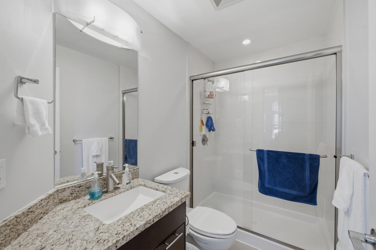 319 2970 KING GEORGE BOULEVARD, Surrey