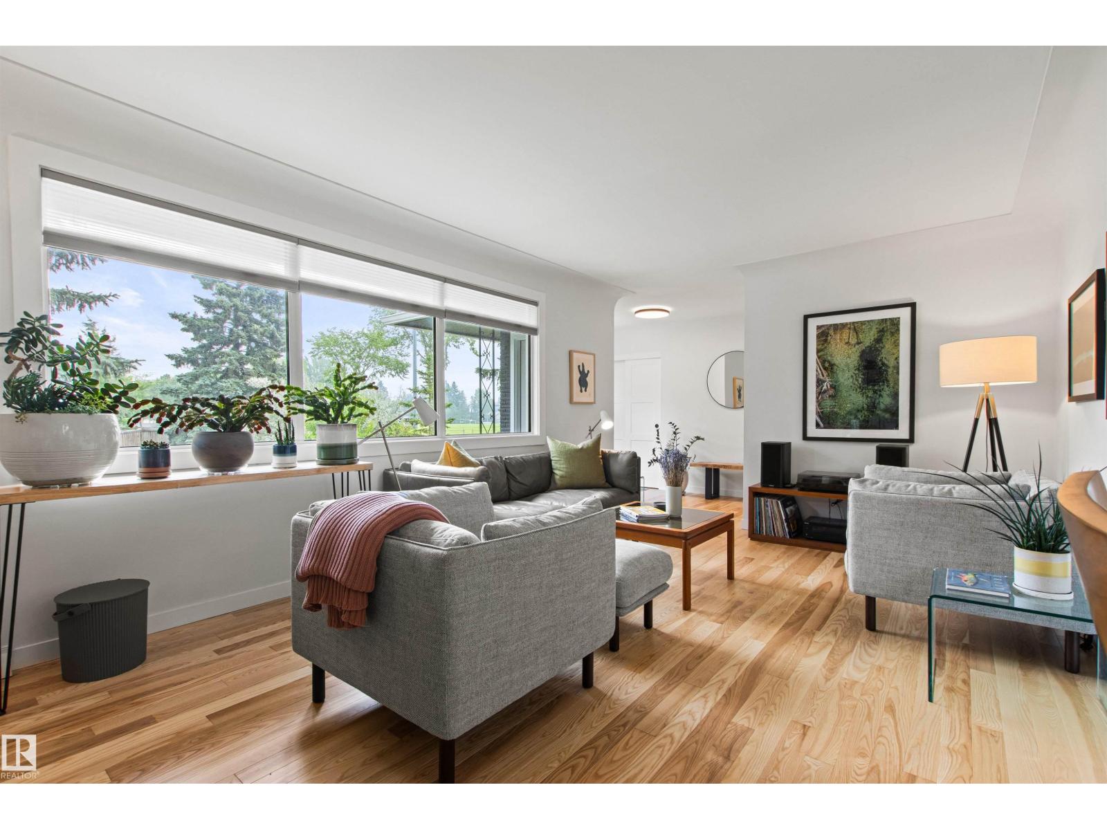 8932 145 ST NW - 10