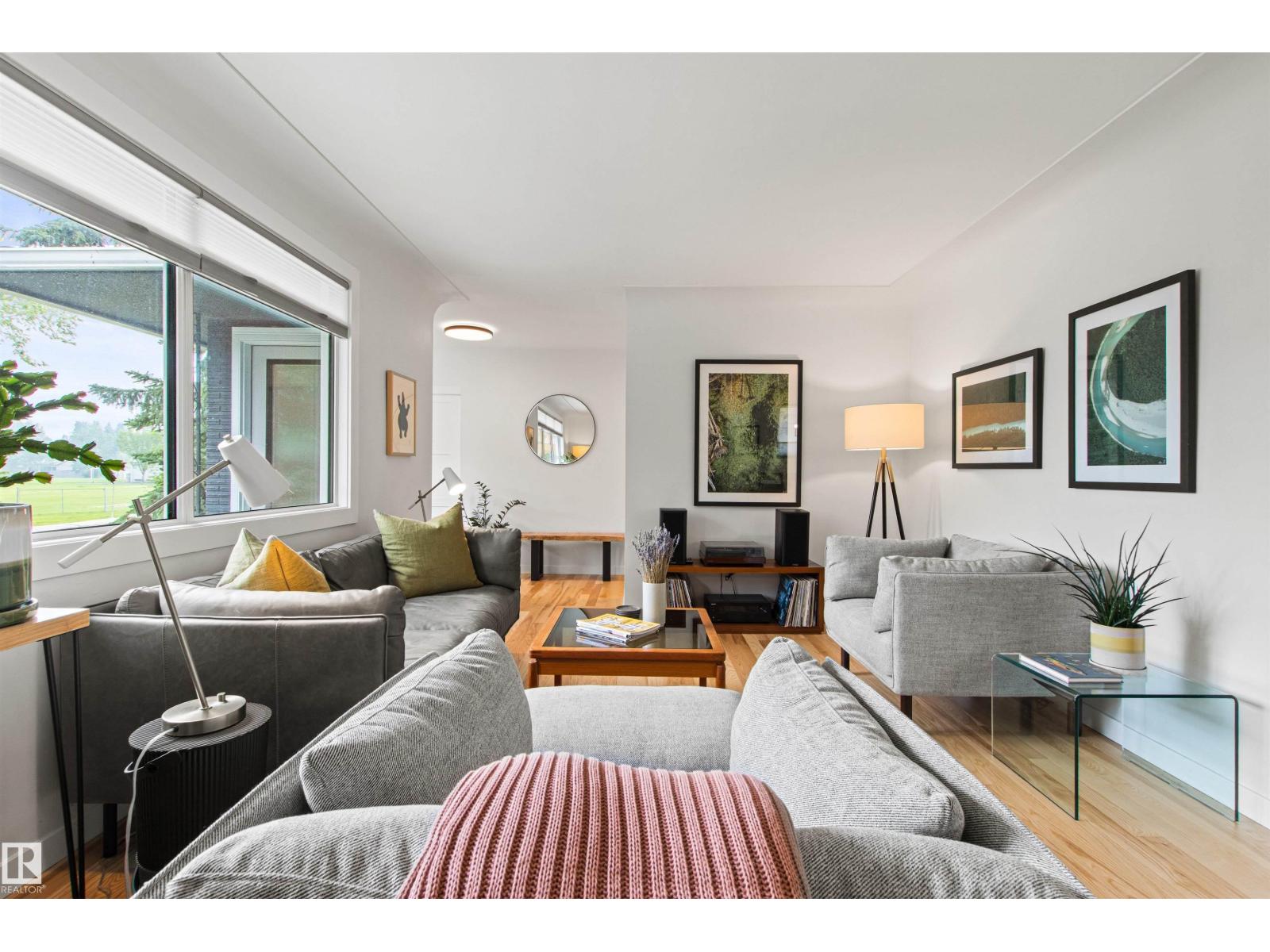 8932 145 ST NW - 11
