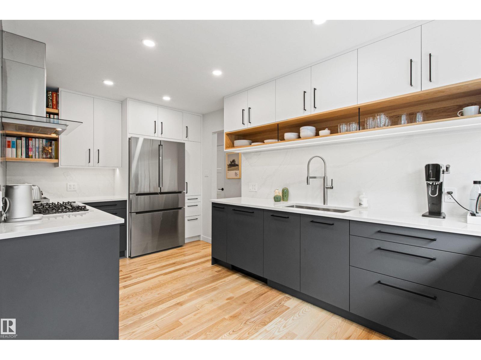 8932 145 ST NW - 22