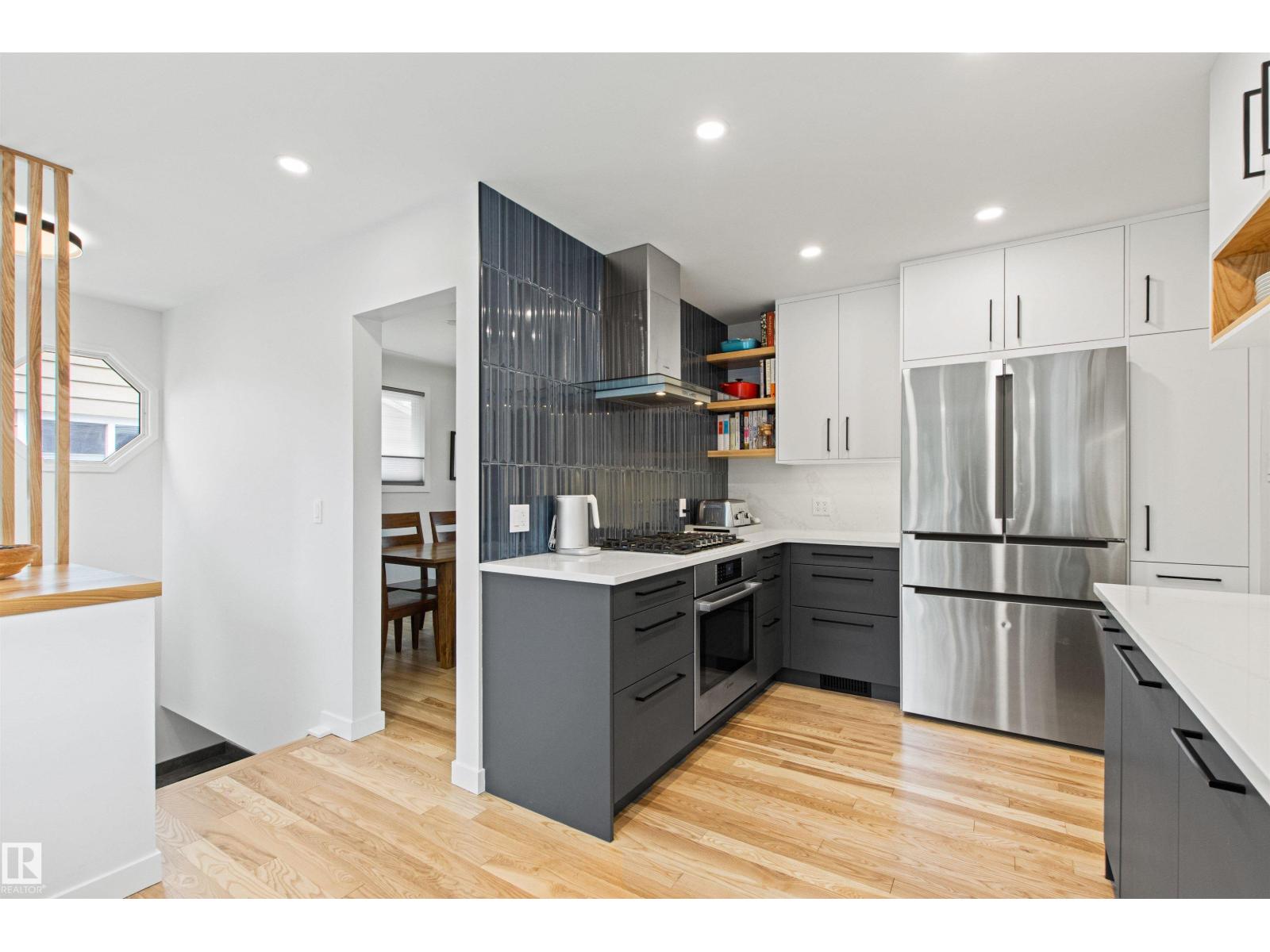 8932 145 ST NW - 28