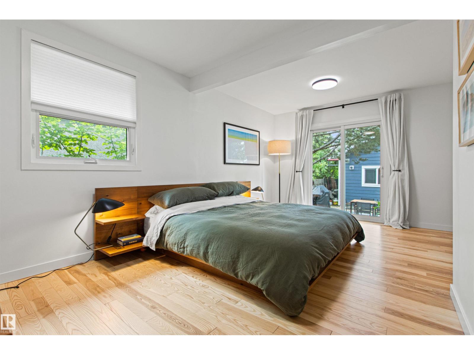 8932 145 ST NW - 31