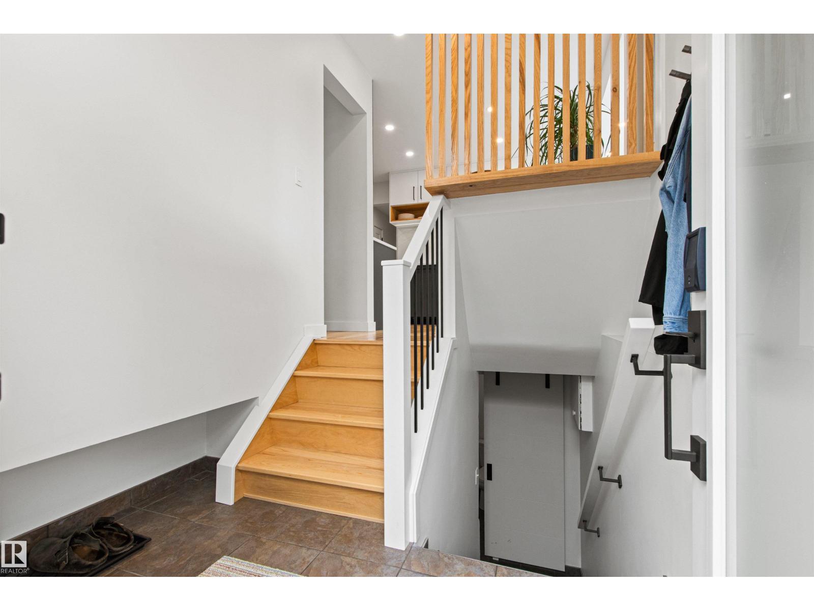 8932 145 ST NW - 38