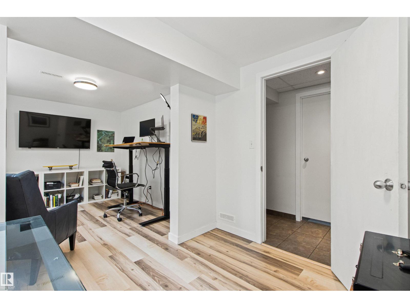 8932 145 ST NW - 52