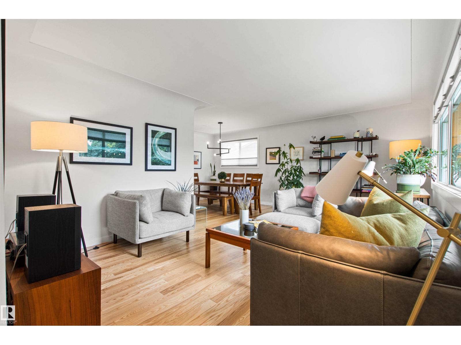 8932 145 ST NW - 6