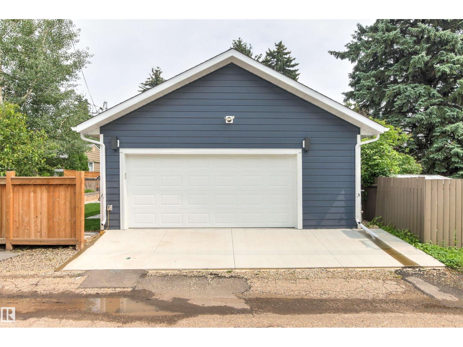 8932 145 ST NW - 62