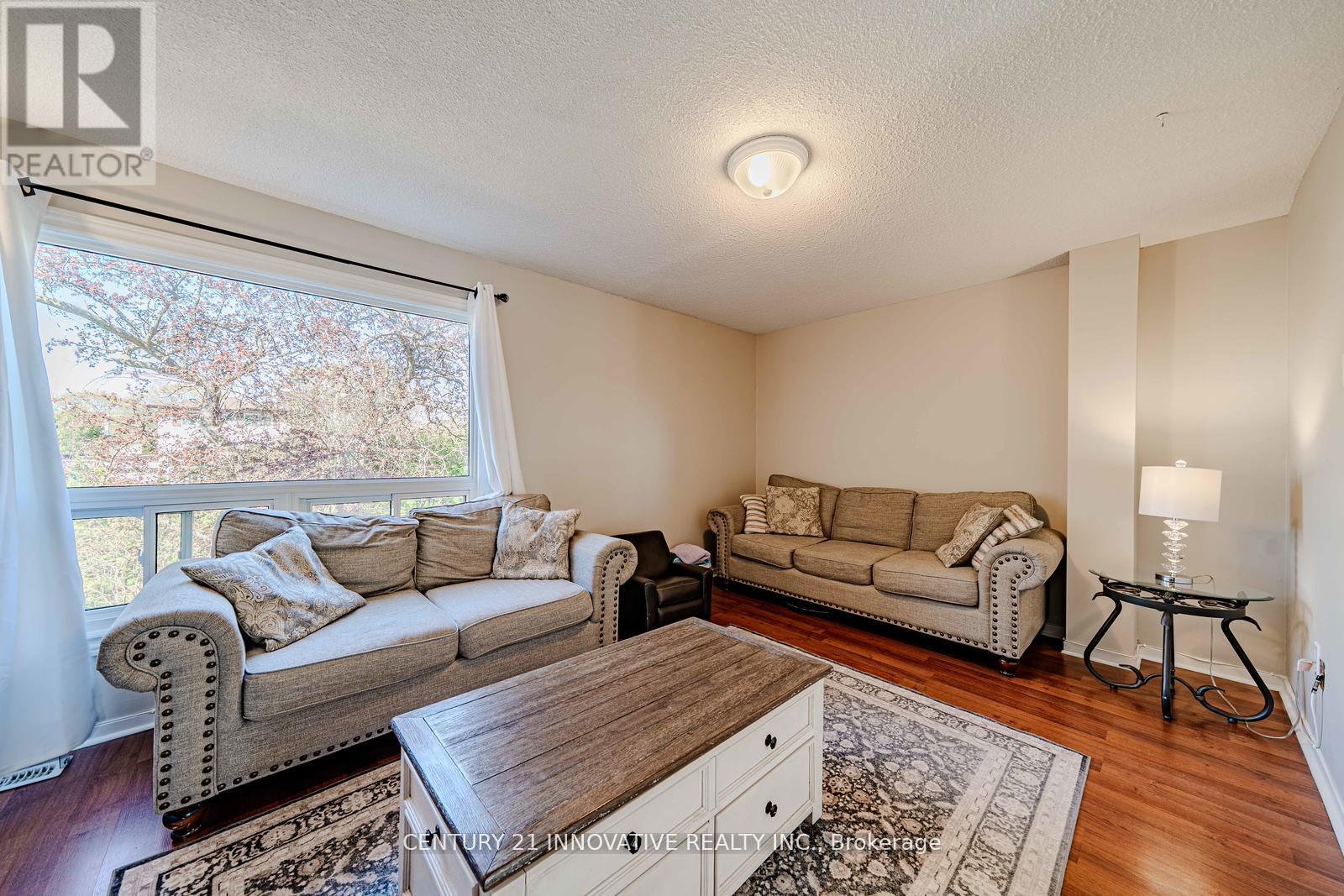 35 THE BRIDLE PATH - 10