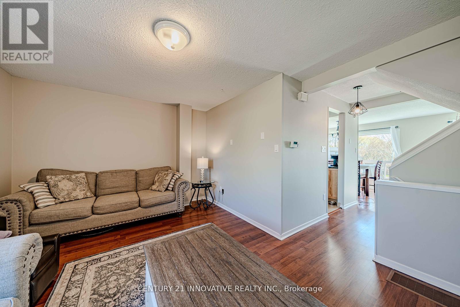 35 THE BRIDLE PATH - 11