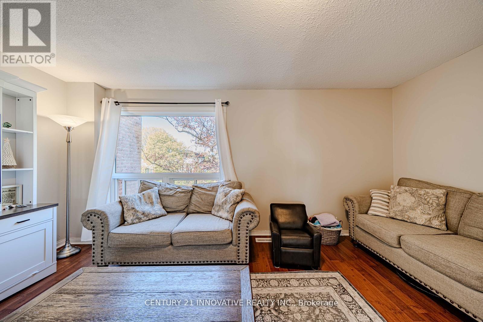 35 THE BRIDLE PATH - 12