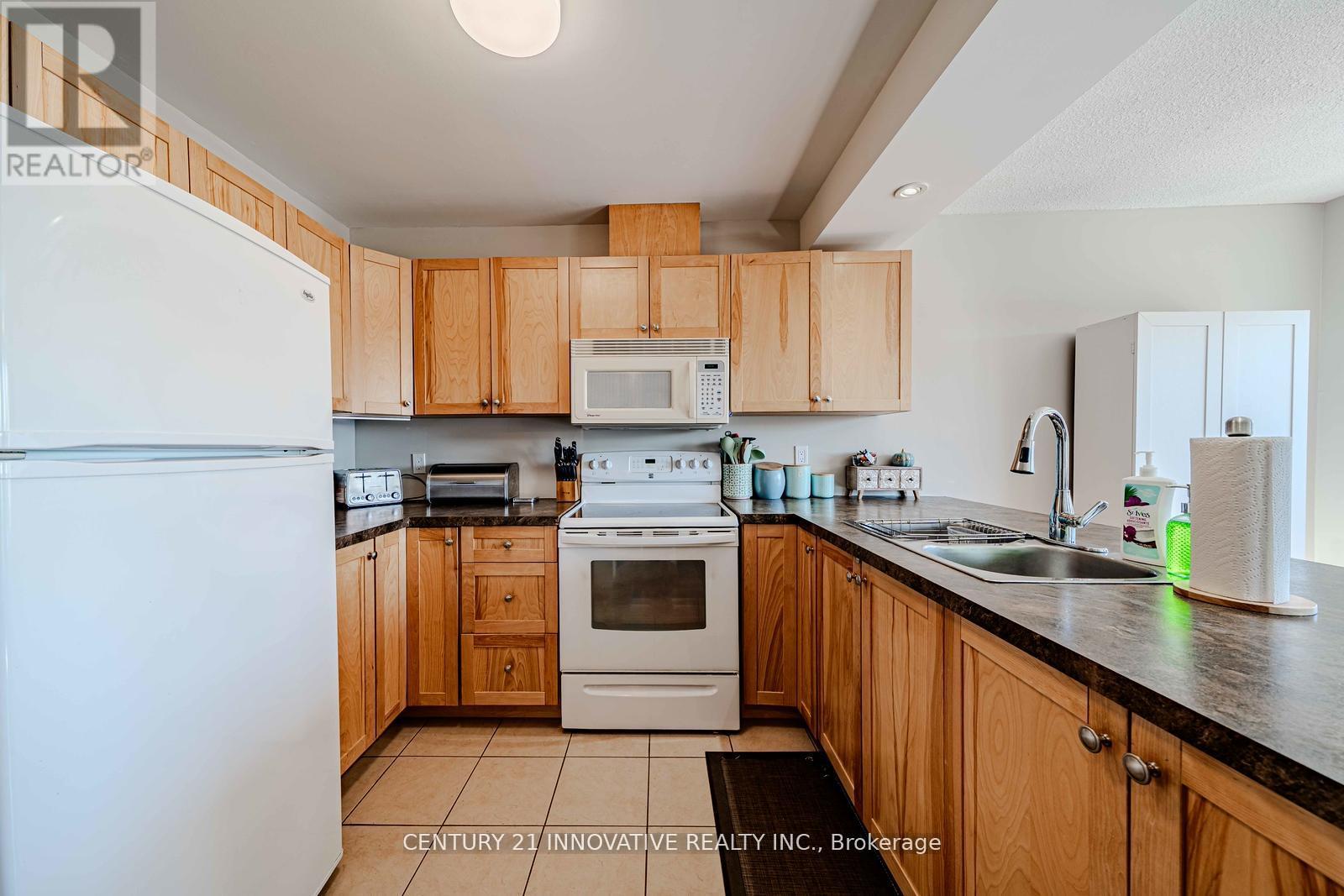 35 THE BRIDLE PATH - 16