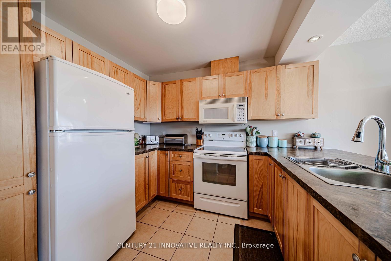35 THE BRIDLE PATH - 18